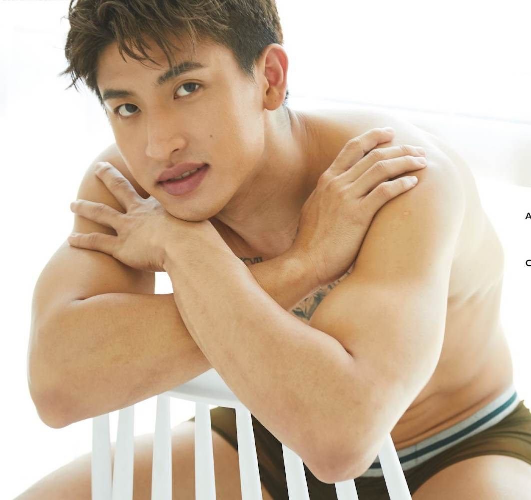 หนุ่มหล่อขึ้นปก 1104