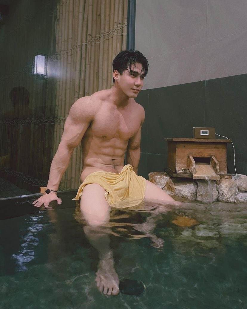 หลงรักหนุ่มตี๋
