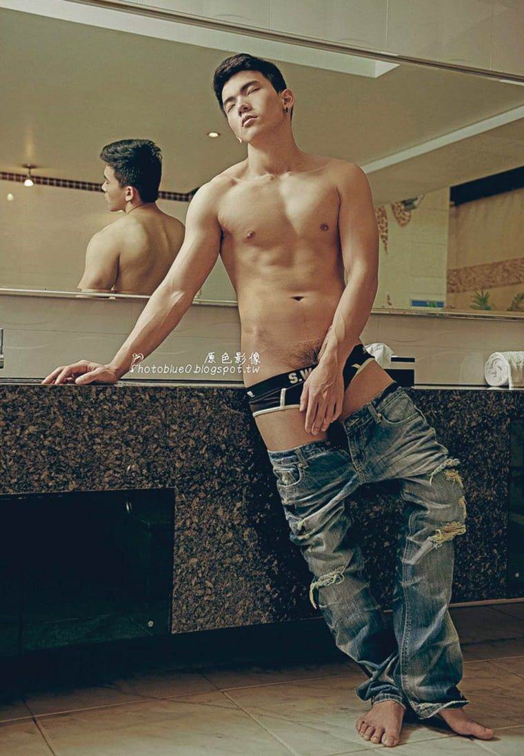 ขอกุพักก่อนนะ มึ.รีดซะจนพิษงูกุแทบจะหมดตัวแล้ว