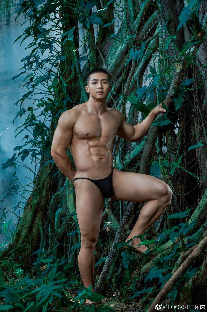 Men in sexy underwear2