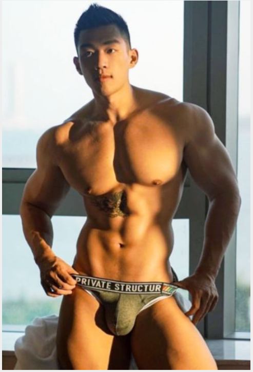 Men in sexy underwear3