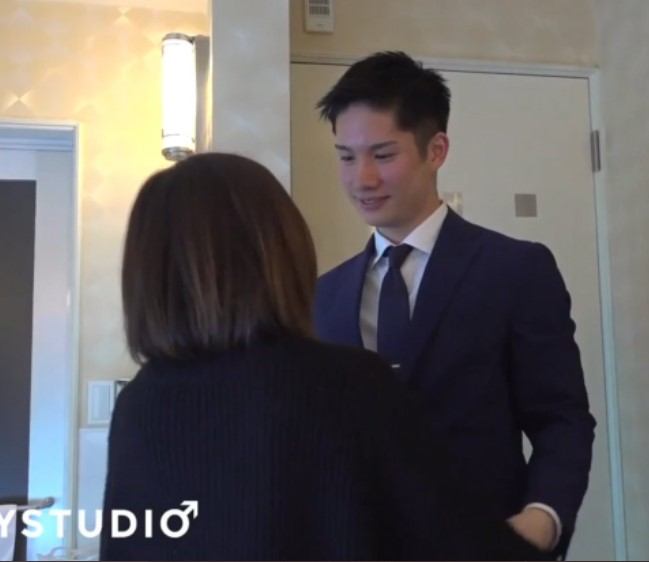 หนุ่มตี๋ ชายแท้ หล่อสุดๆ หุ่นดีด้วย