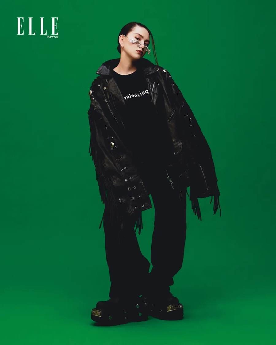 Hannah Quinlivan @ ELLE Taiwan May 2022