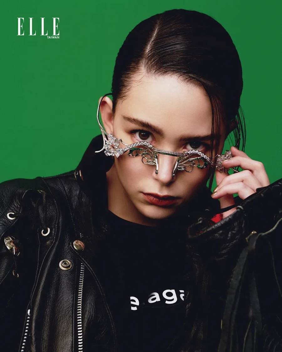 Hannah Quinlivan @ ELLE Taiwan May 2022
