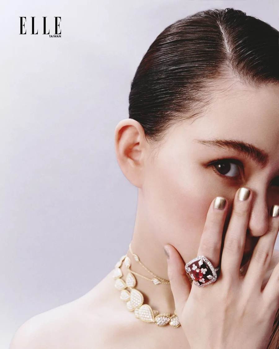 Hannah Quinlivan @ ELLE Taiwan May 2022