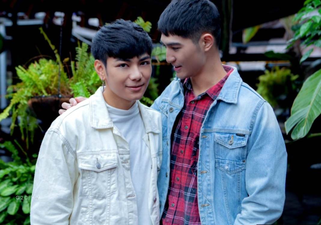 หนุ่มหล่อขึ้นปก 1105