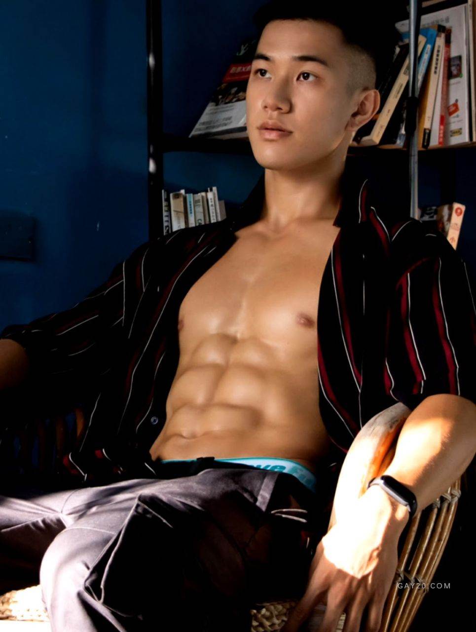 หนุ่มหล่อขึ้นปก 1106