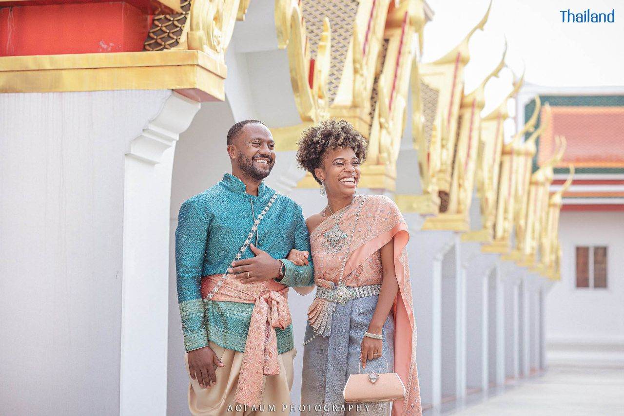 The foreigner and Thai Traditional Costume | THAILAND 🇹🇭