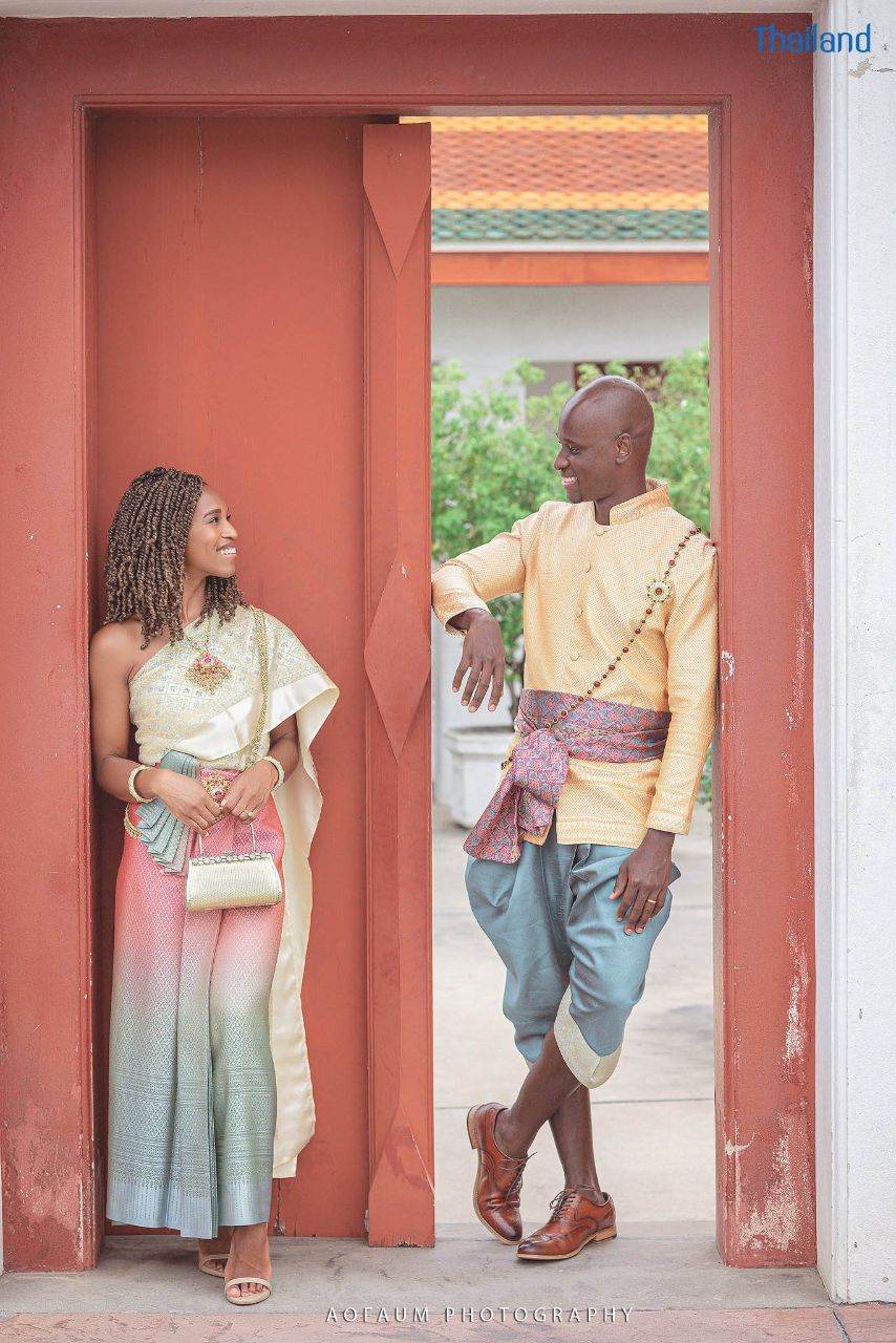 The foreigner and Thai Traditional Costume | THAILAND 🇹🇭