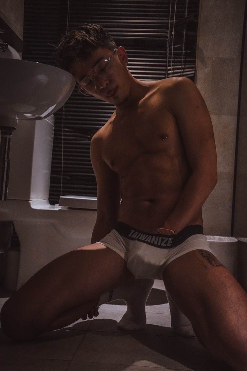 Hot men in underwear 681