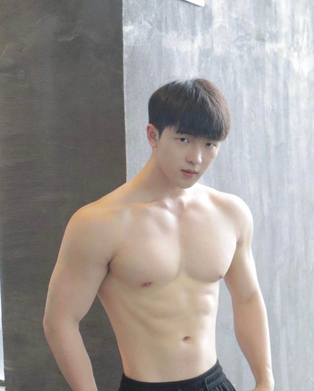 หนุ่มจีนหน้าดีสนี่หุ่นมาร์เวล พร้อมวาร์ป