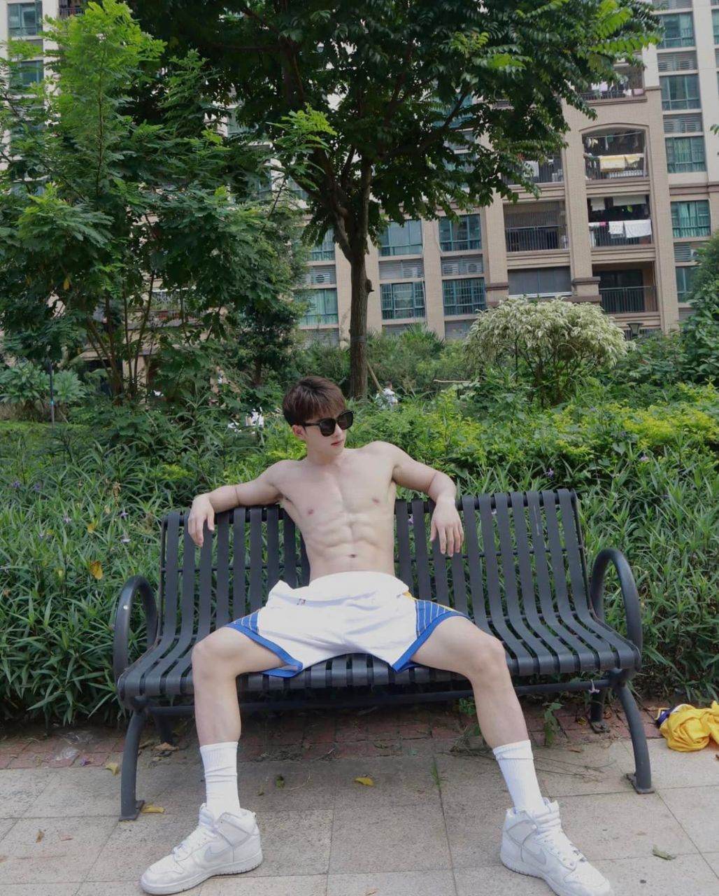 หนุ่มจีนหน้าดีสนี่หุ่นมาร์เวล พร้อมวาร์ป