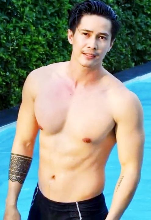 แวะส่องจนต้องร้องซี๊ดส์