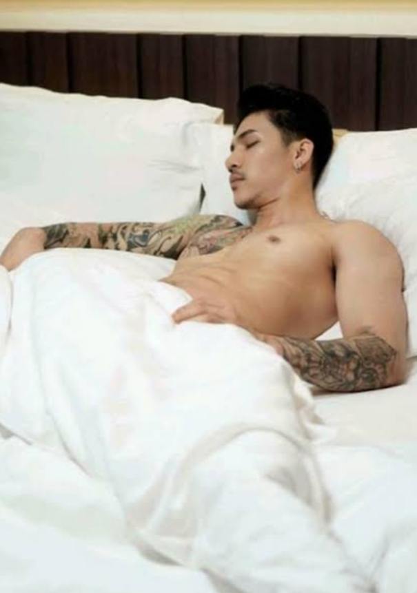 ก็แบบนี้ไงล่ะเขาถึงได้จับกระทำชำเราน่ะ
