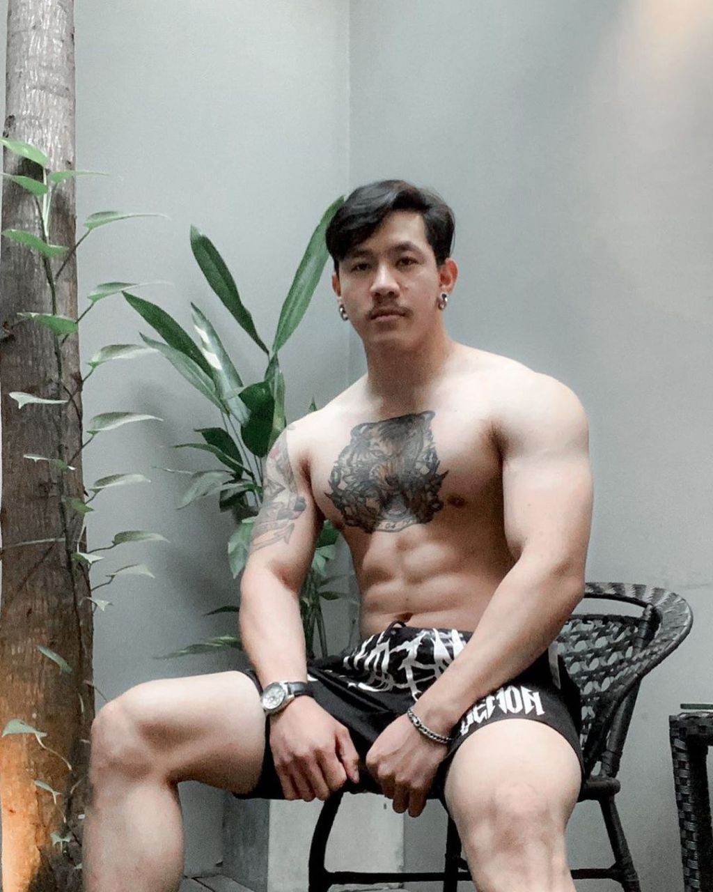 จะฟาดไม่เลี้ยง