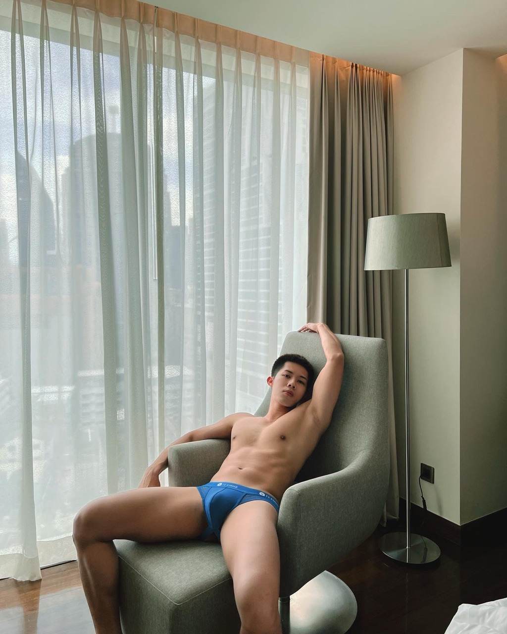 จันทร์สดใส