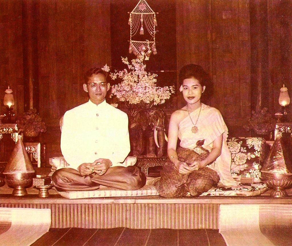 Thailand royal wedding Costume