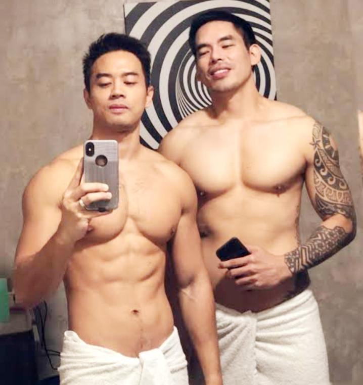 เขย่ามือเชกแล้วเทคให้กระฉูด