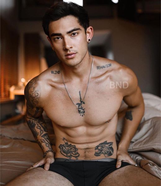 เรือนร่างเร้าร้อน