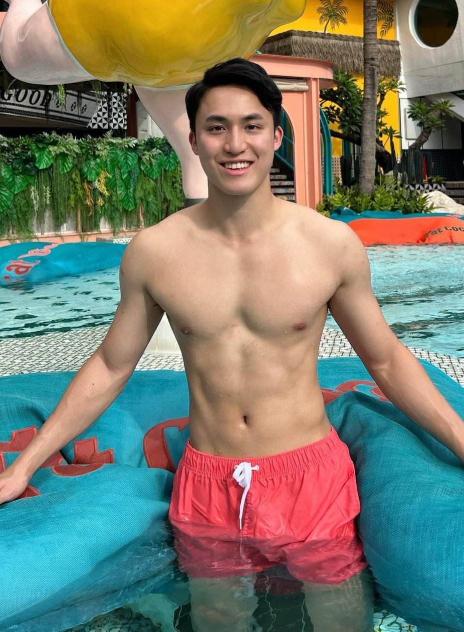 เรือนร่างเร้าร้อน