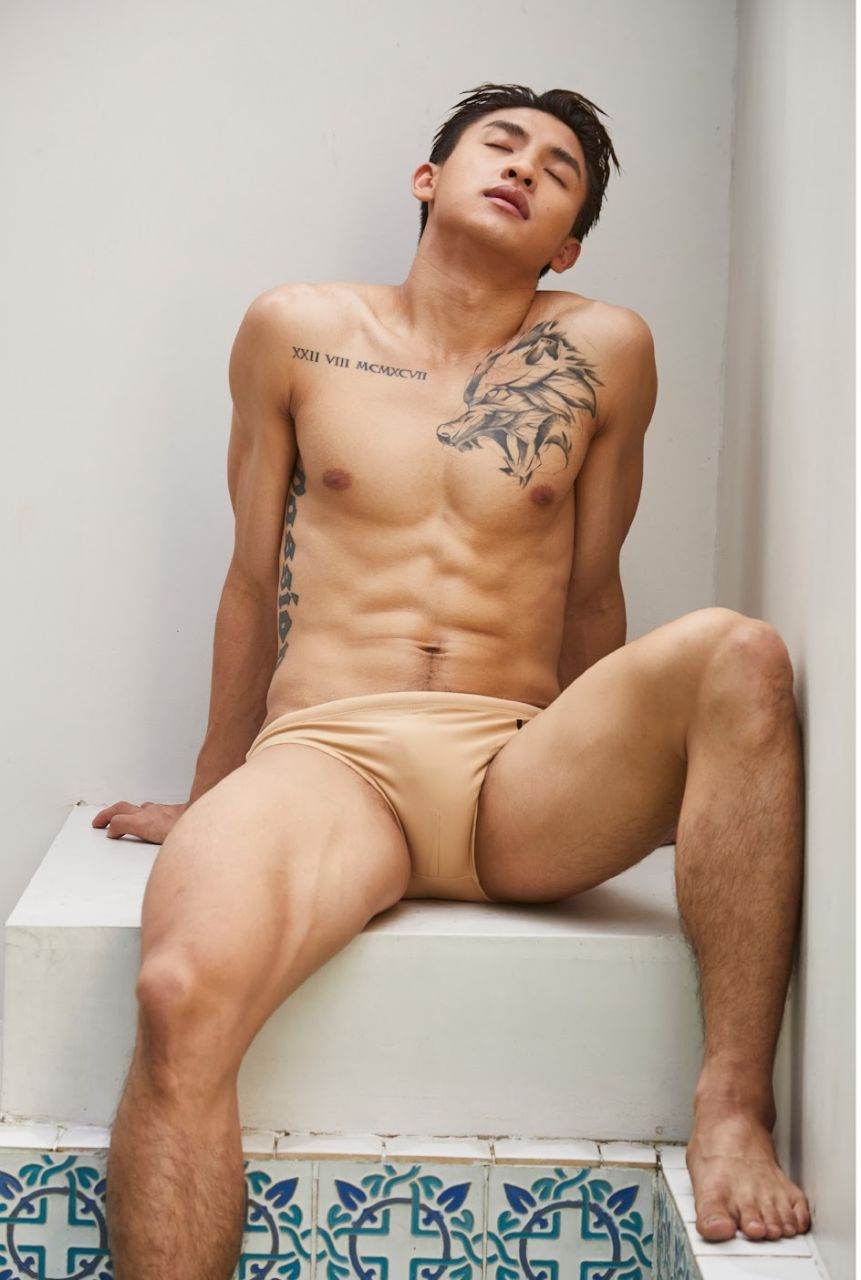 หนุ่มหล่อขึ้นปก 1104.3