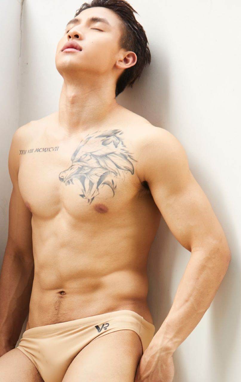 หนุ่มหล่อขึ้นปก 1104.3