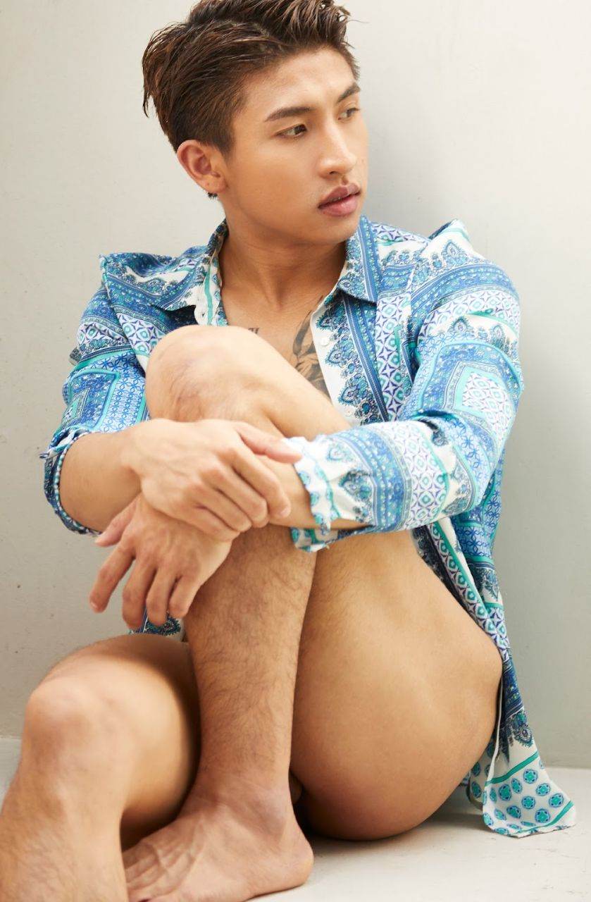 หนุ่มหล่อขึ้นปก 1104.3