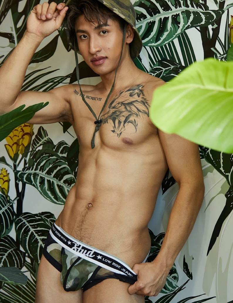 หนุ่มหล่อขึ้นปก 1104.3