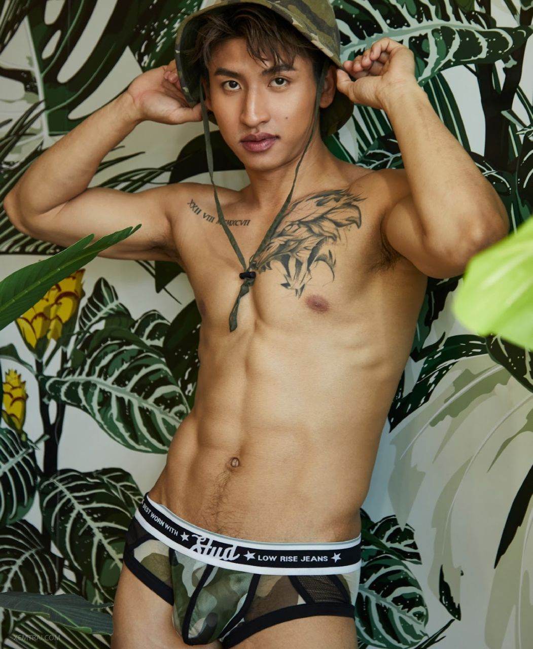 หนุ่มหล่อขึ้นปก 1104.3
