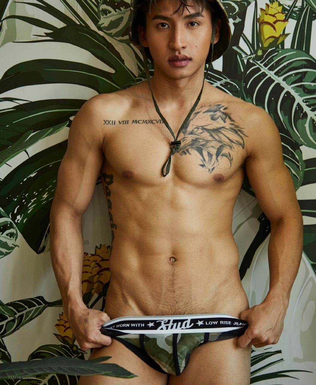 หนุ่มหล่อขึ้นปก 1104.3