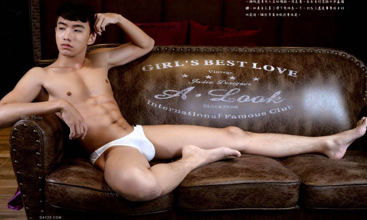หนุ่มหล่อขึ้นปก 1108