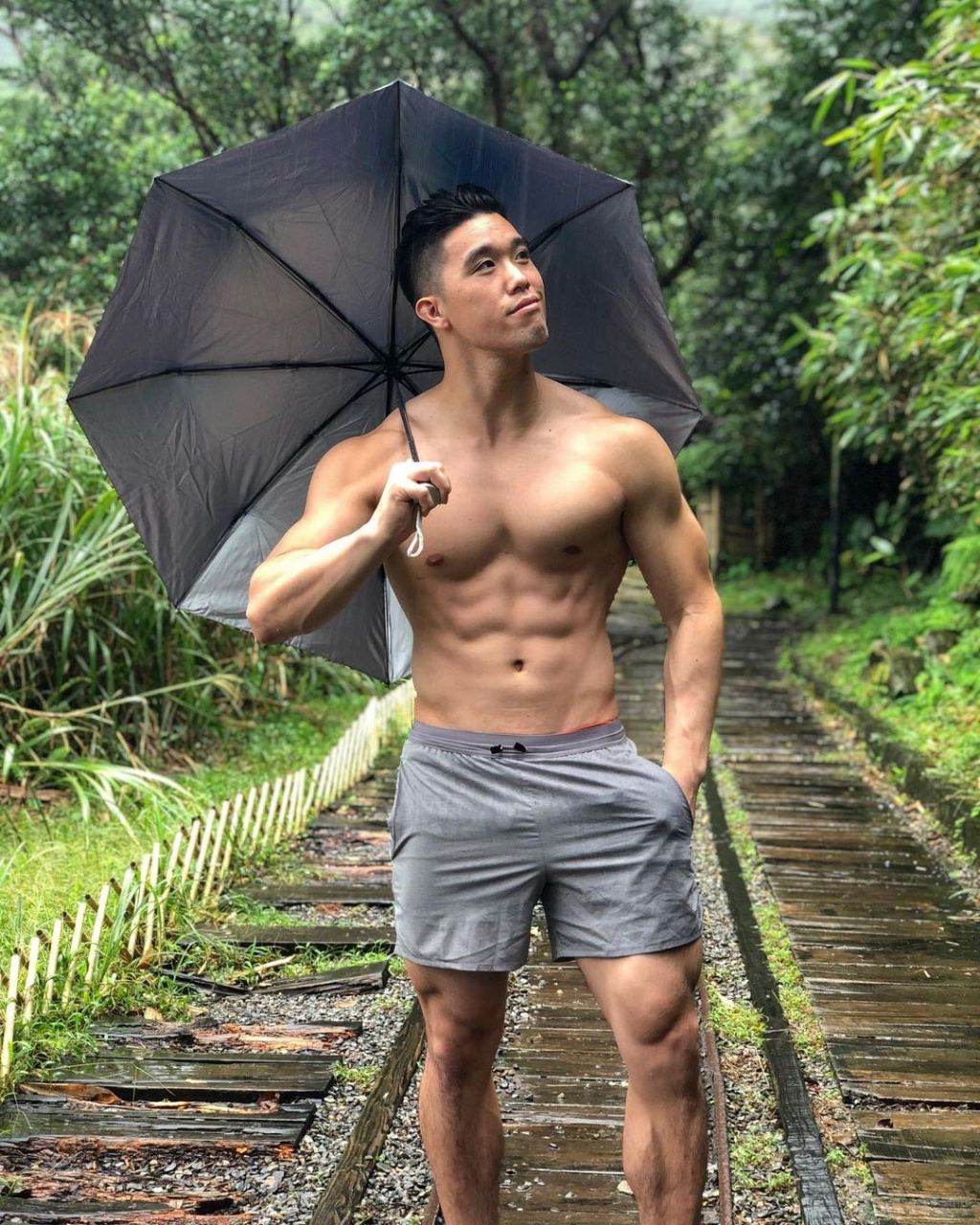 ดีต่อใจ#2348ผู้ชายในสายฝน