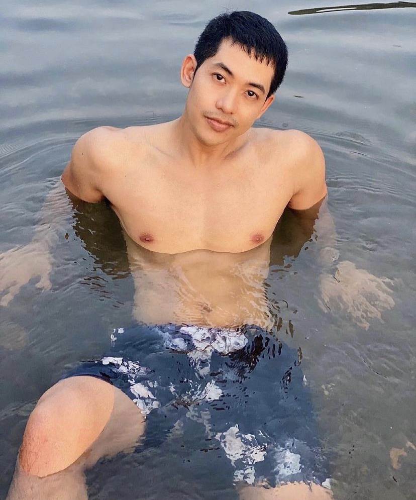 ถอดโชว์เรือนร่าง 2775