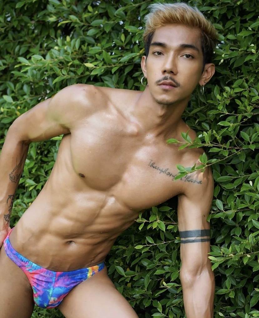 ถอดโชว์เรือนร่าง 2776