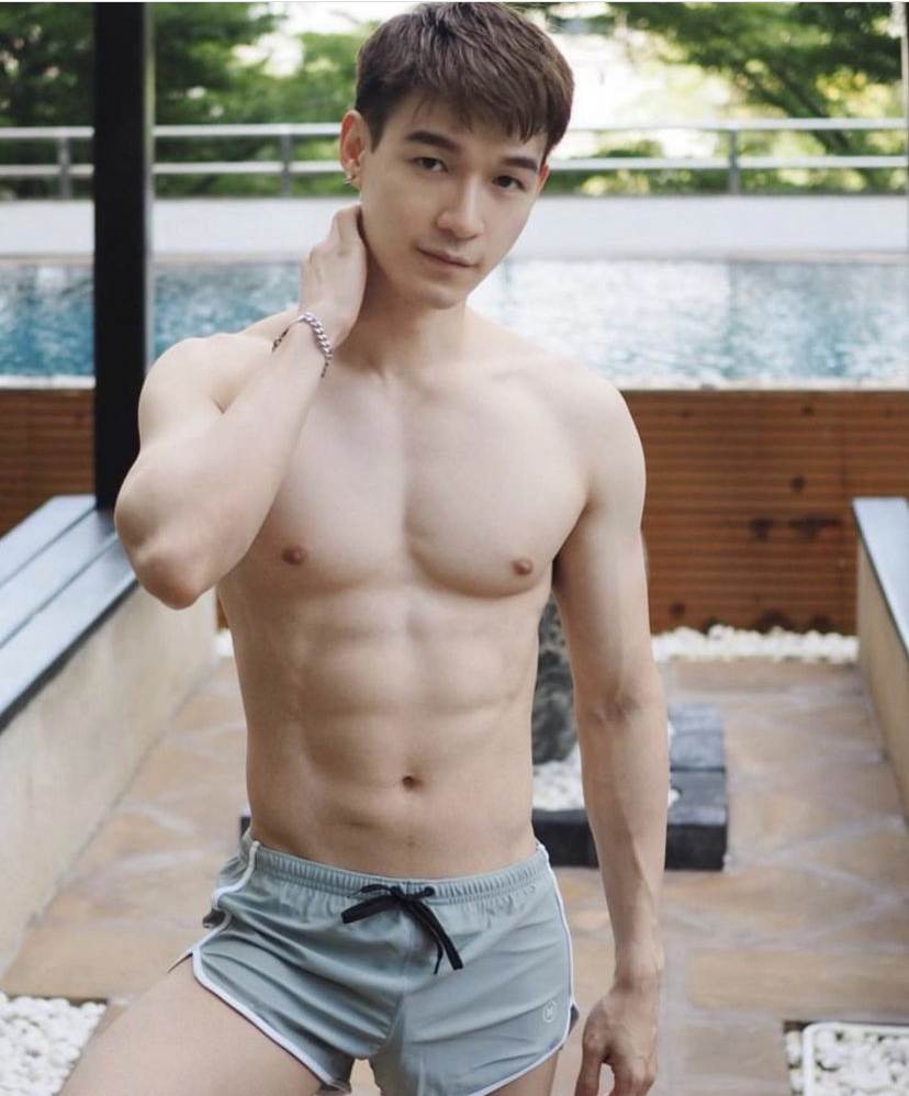 ถอดโชว์เรือนร่าง 2777
