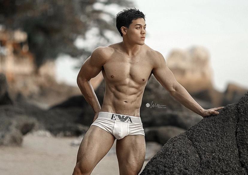 ถอดโชว์เรือนร่าง 2778