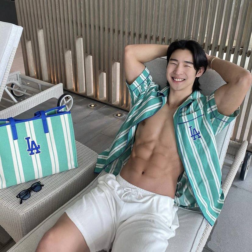 ถอดโชว์เรือนร่าง 2779