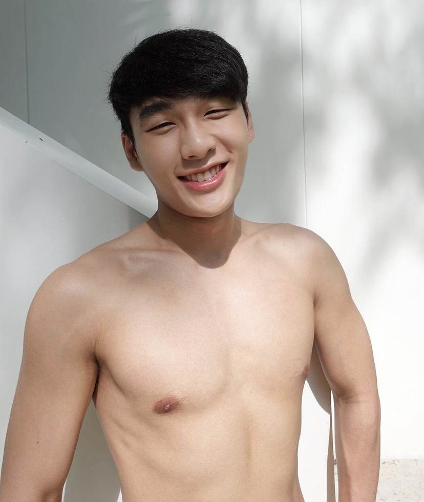 ถอดโชว์เรือนร่าง 2782