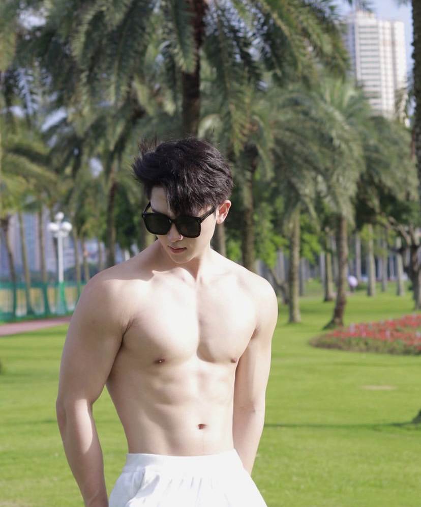 ถอดโชว์เรือนร่าง 2783