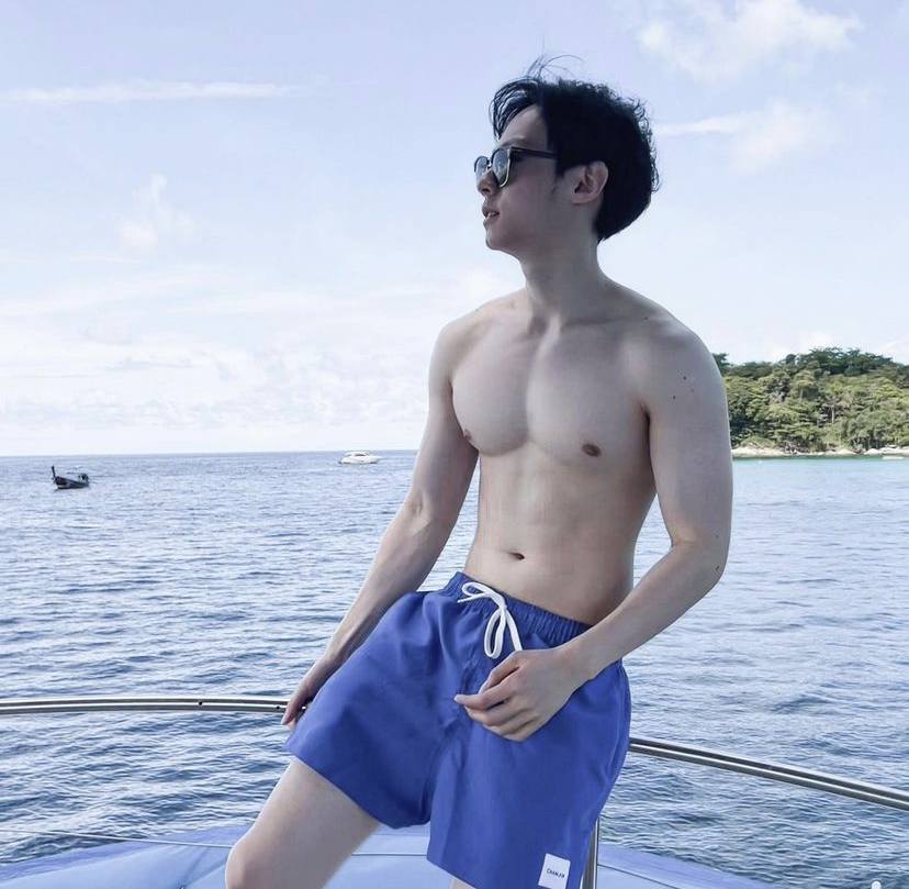 ถอดโชว์เรือนร่าง 2784