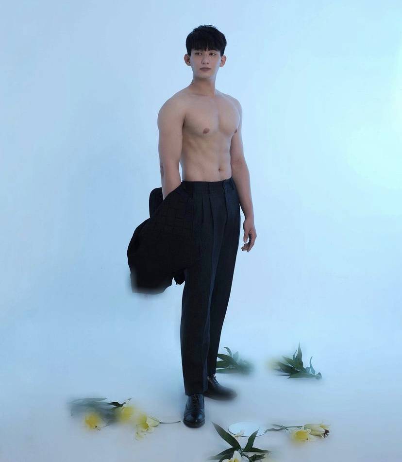 ถอดโชว์เรือนร่าง 2785