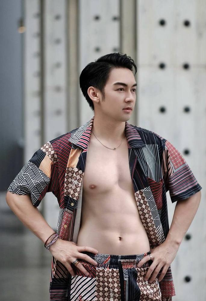 ถอดโชว์เรือนร่าง 2786