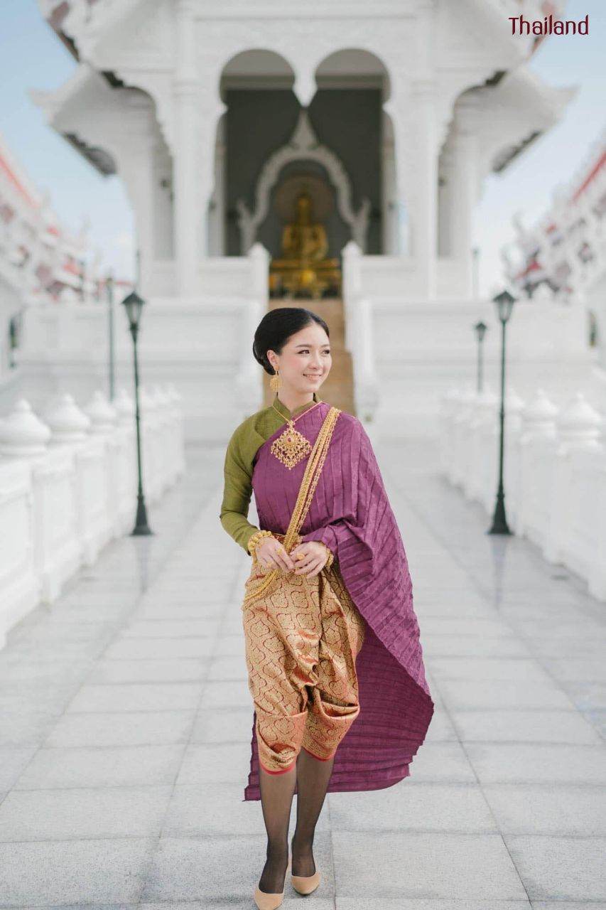 Thai Royal Outfit during the reign of King Rama V | THAILAND