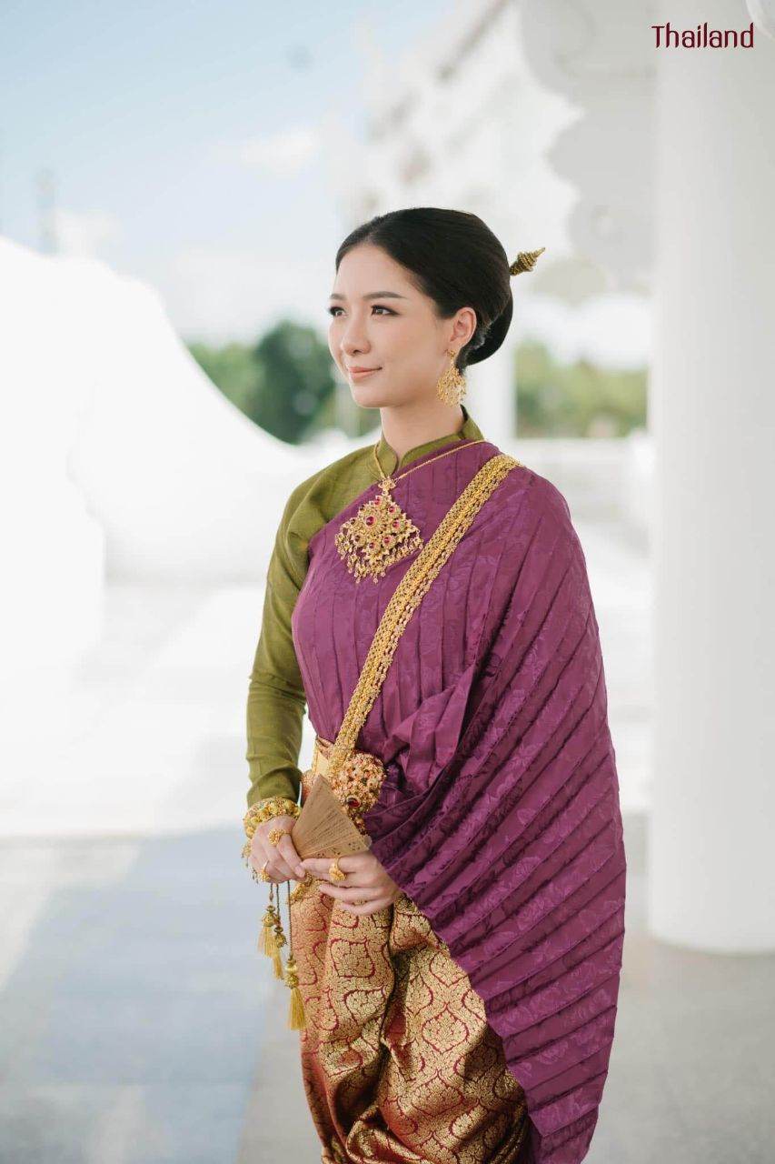 Thai Royal Outfit during the reign of King Rama V | THAILAND