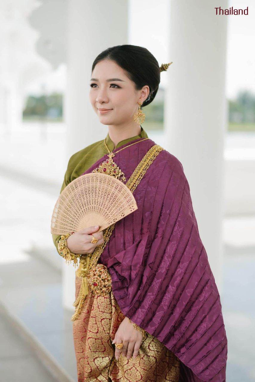 Thai Royal Outfit during the reign of King Rama V | THAILAND