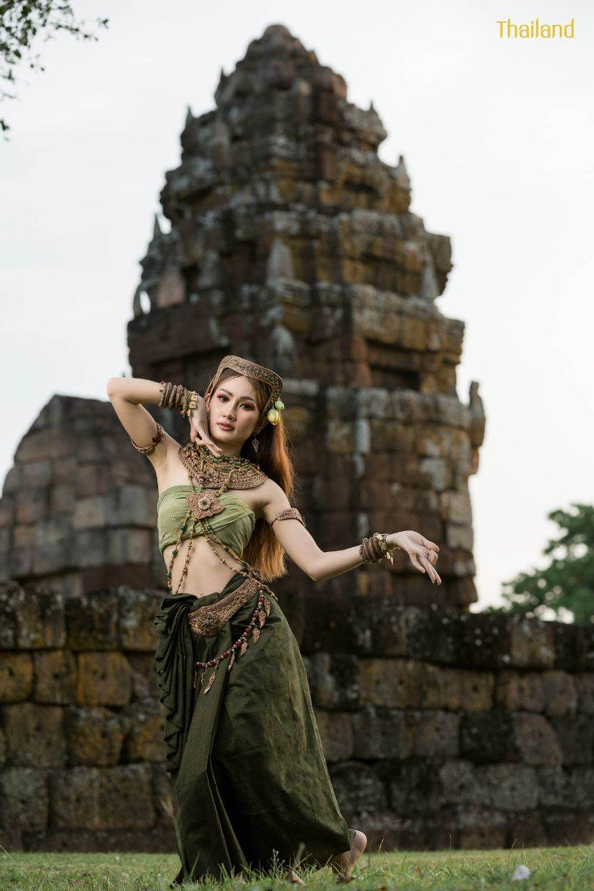 The Beauty of Thai Apsorn: Thai Apsara | THAILAND 🇹🇭