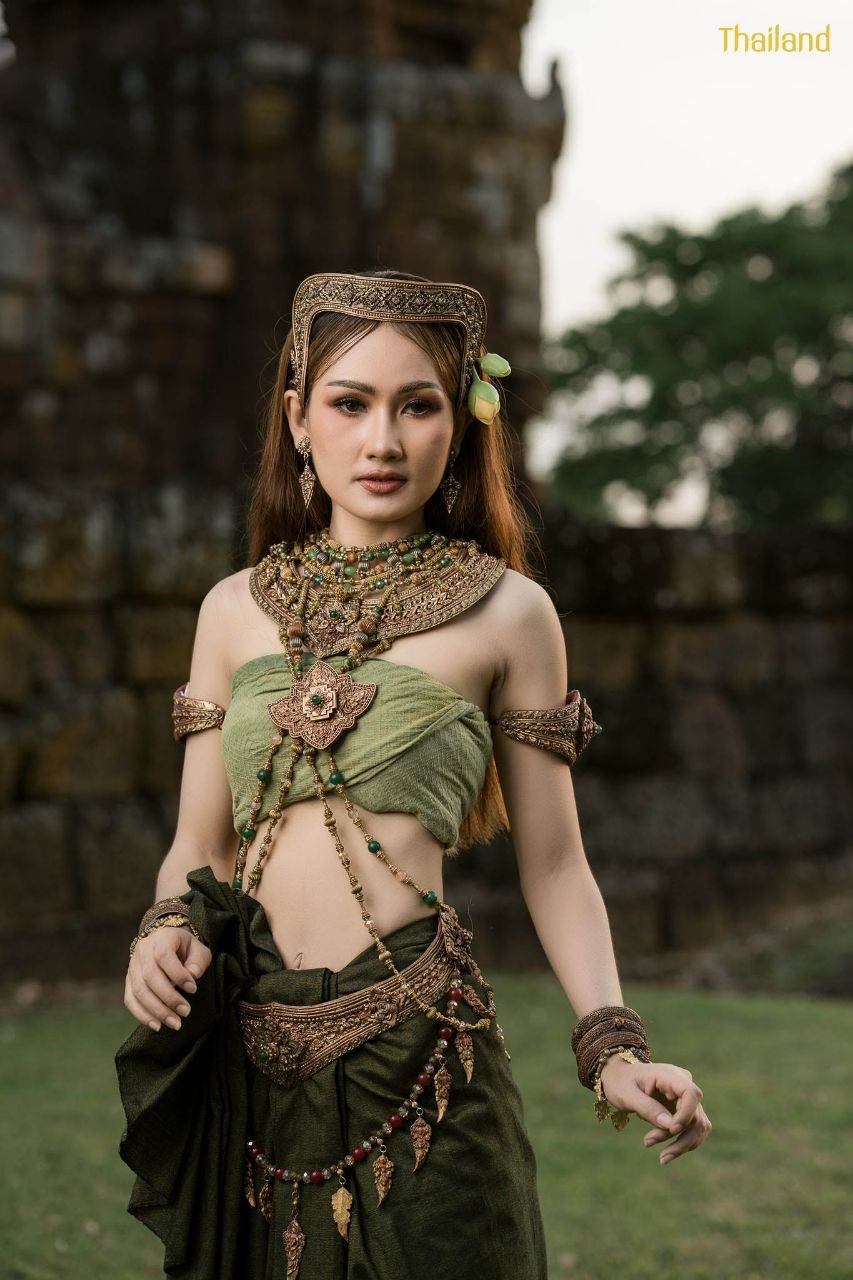 The Beauty of Thai Apsorn: Thai Apsara | THAILAND 🇹🇭
