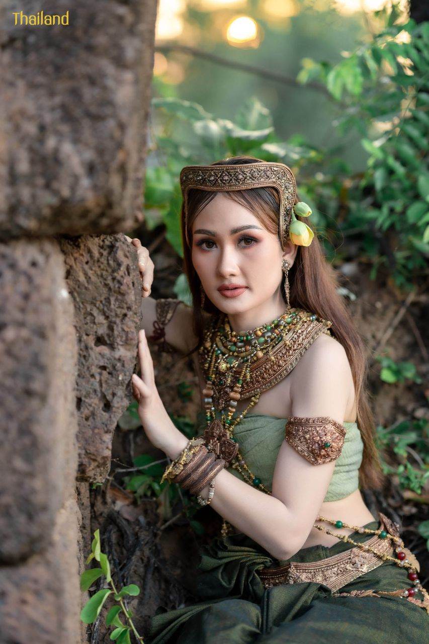 The Beauty of Thai Apsorn: Thai Apsara | THAILAND 🇹🇭