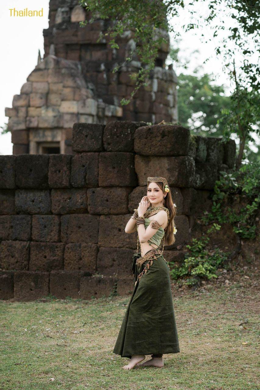The Beauty of Thai Apsorn: Thai Apsara | THAILAND 🇹🇭