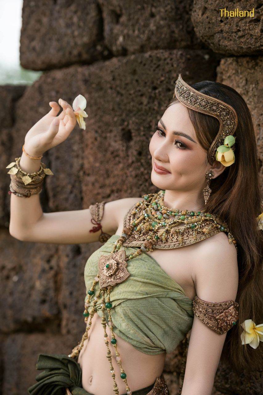 The Beauty of Thai Apsorn: Thai Apsara | THAILAND 🇹🇭